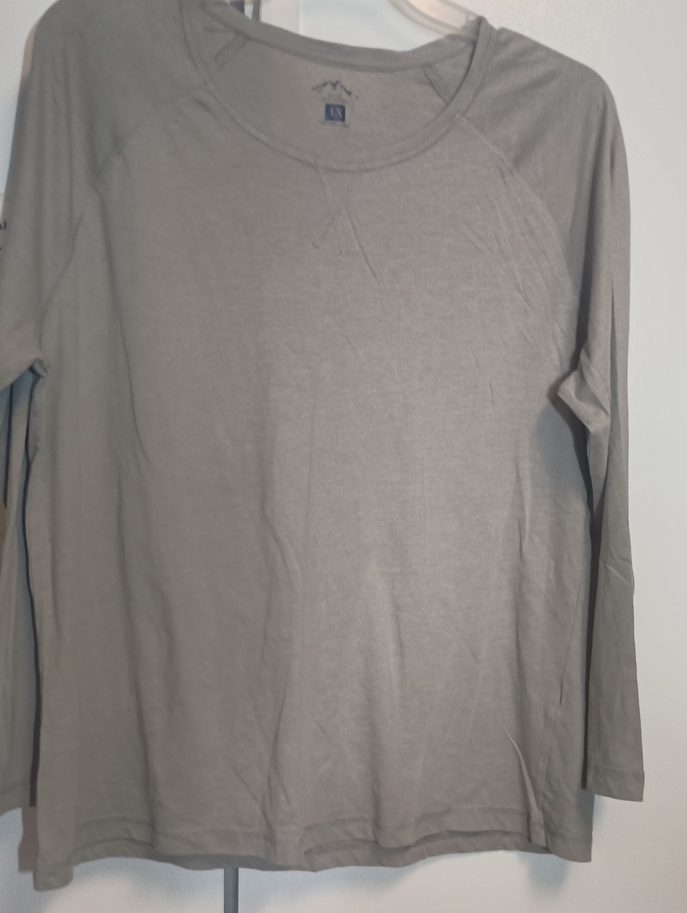 Blue Mountain Women's Gray Long Sleeve Crewneck Top . Women's Size Xl